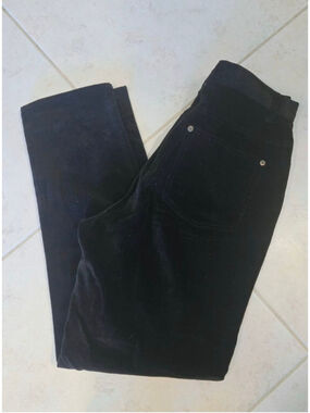 Geoffrey Beene Women's Black Velvet Straight Leg Pants. Size 12